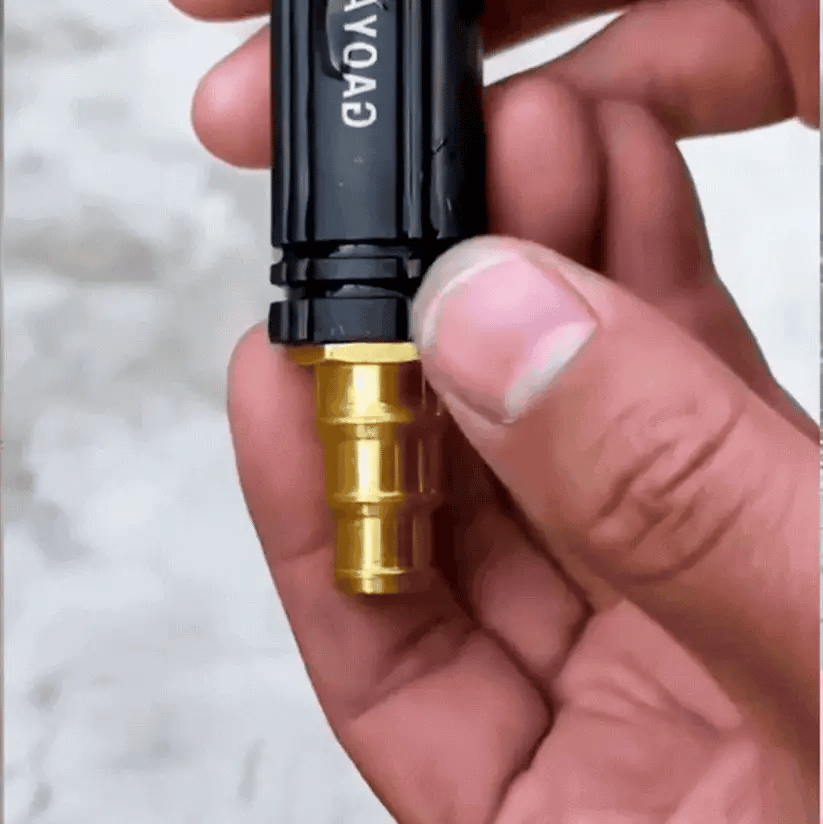 B10 PRO wird in Sekunden an einen Gartenschlauch angeschlossen